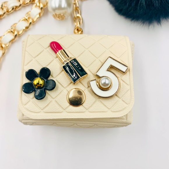 Trendy flower/#5 mini purse Pom Pom wristlet keychain bag charm cream black gold - Picture 3 of 9